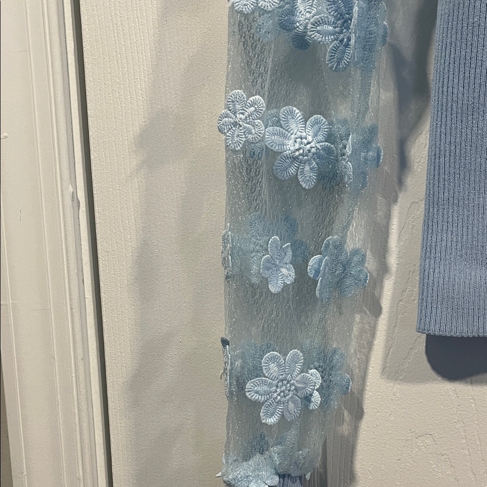 Elie Tahari Blue Pullover Sweater with Sheer Floral Sleeves Glam, Feminine S/P - Picture 7 of 16